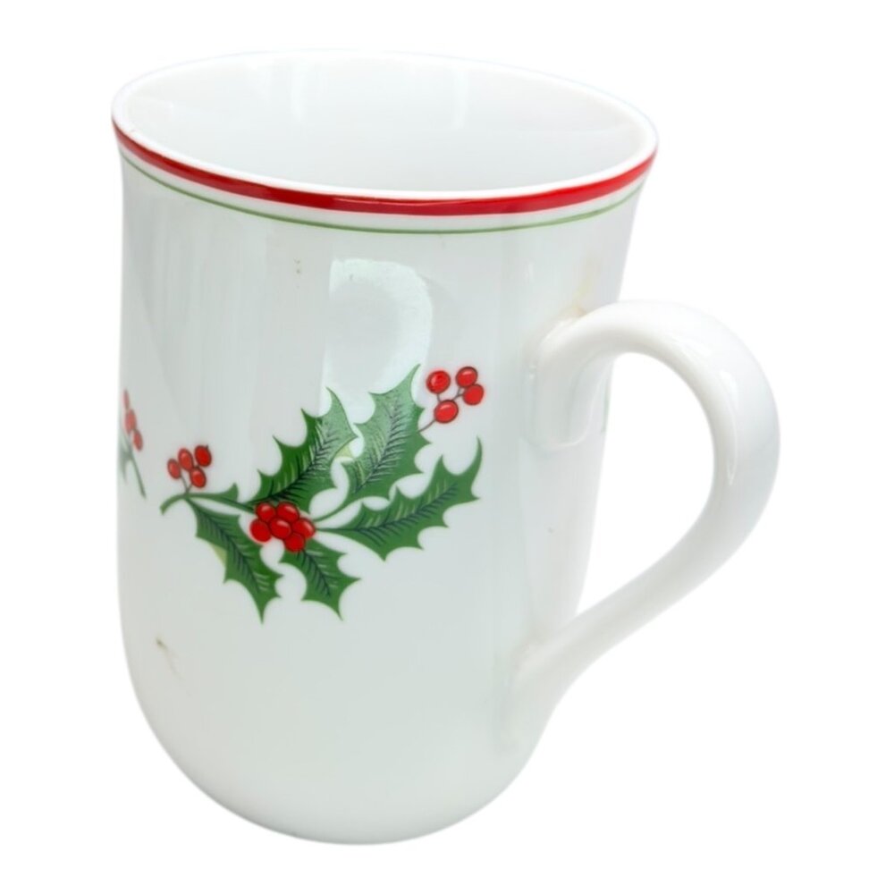 Set Of 4 Vintage Holly Berry Red & Green Trim Christmas Mugs Fine Porcelain - Picture 8 of 9
